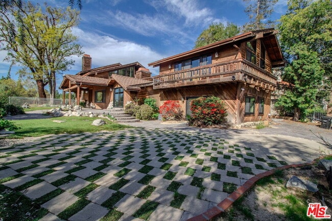 Photo - 11619 Lerdo Ave