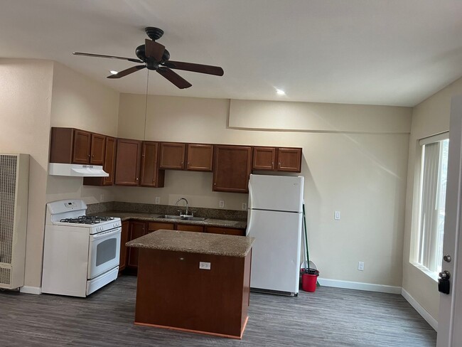Photo - 12652 Julian Ave Unit 1