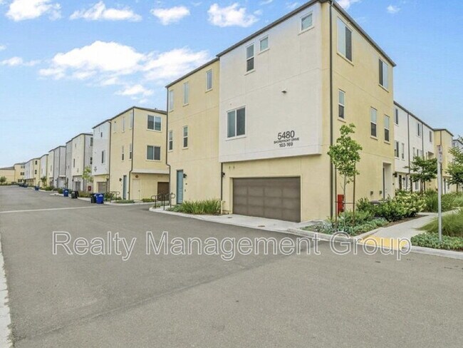 Photo - 5480 Shorefront Dr