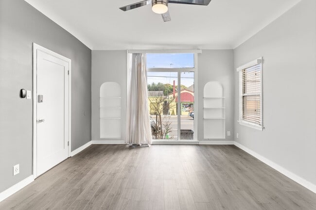 Photo - 1115 E Broadway Unit 02