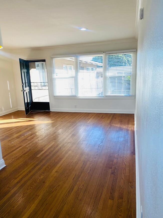 Photo - Beautiful 2 Bedroom Condo In Long Beach