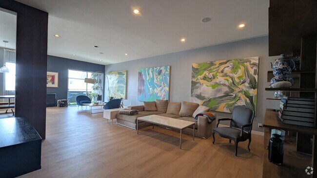 Building Photo - 7121 Hillside Ave Rental