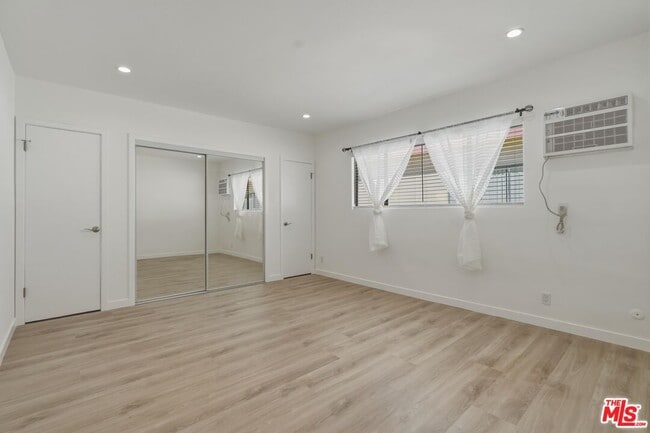 Photo - 1827 N Van Ness Ave Unit 6