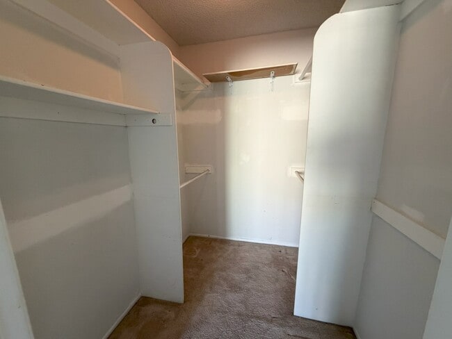 Building Photo - 2339 Lillyvale Ave Unit 161B