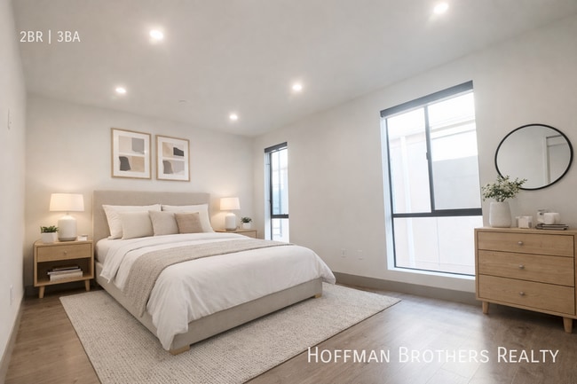 Photo - 115 S St Andrews Pl Unit 5