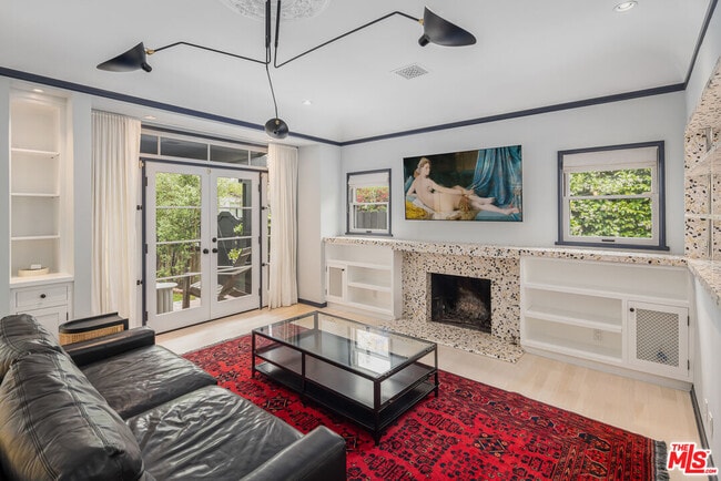 Photo - 381 Huntley Dr