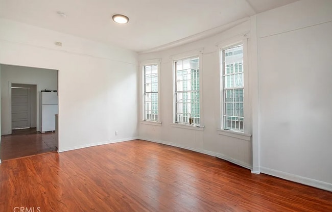 Building Photo - 1522 W 29th St Unit Room 3