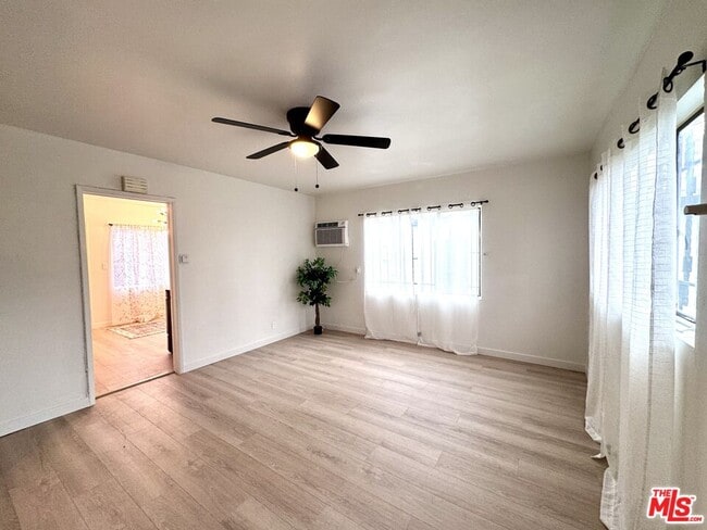 Photo - 1540 W 60th St Unit 2