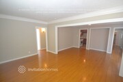 Photo - 1017 W 73rd St
