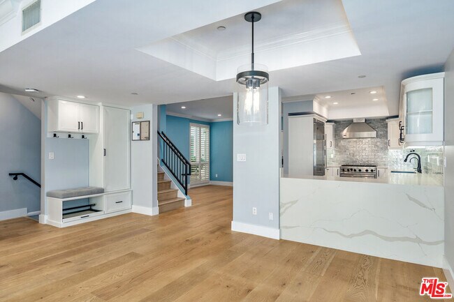 Photo - 1710 Granville Ave Unit 7