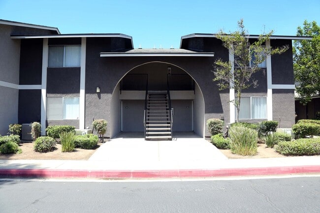 Building Photo - Summit Place Apartments