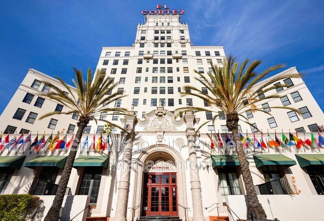 Building Photo - 702 Ash St Unit 1000