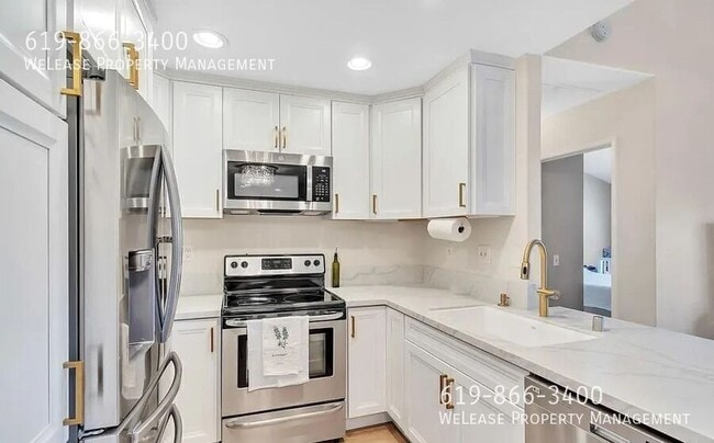 Building Photo - 510 Camino De La Reina