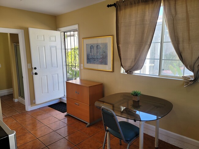 Photo - 12877 Glenoaks Blvd