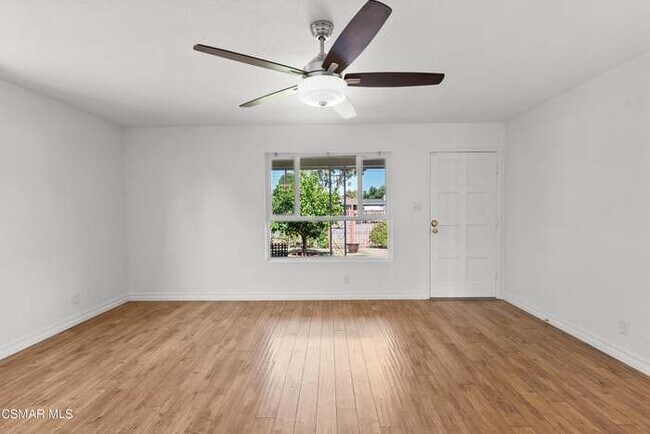 Photo - 8761 Woodley Ave