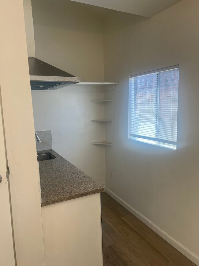 Photo - 3853 Bentley Ave Unit 1