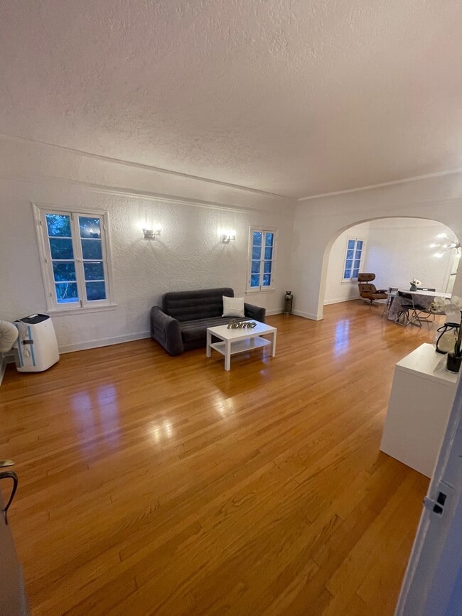 Photo - 130 N Croft Ave Unit 3