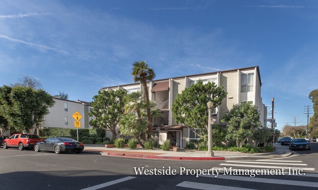 Photo - 5751 Camellia Ave Apartments