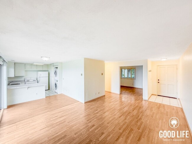 Photo - 2BD/1BA Condo in Clairemont with Balcony, In-Unit Laundry & Reserved Parking