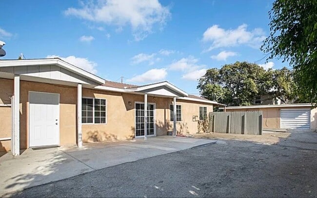 Building Photo - 658 Sheridan Way