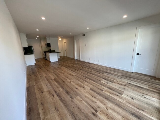 Photo - 1284 Havenhurst Dr Unit 202