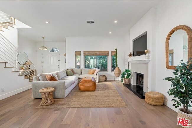 Building Photo - 810 Commonwealth Ave