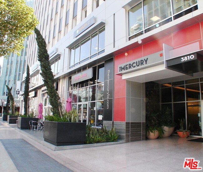 Building Photo - 3810 Wilshire Blvd Unit 1708