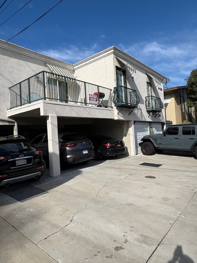 Front of building - 263 Molino Ave Unit 9