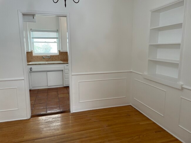 Dinning room front unit - 830 20th St