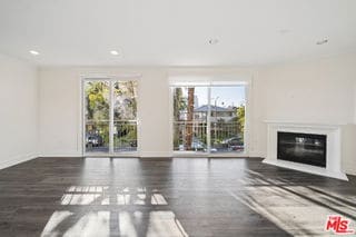 Photo - 1050 S Holt Ave