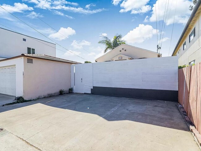 Building Photo - 1624 Reed Ave