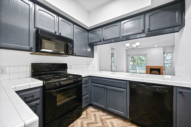 Building Photo - 4620 Vista Del Monte Ave Unit 204