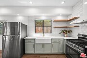 Photo - 720 W Altadena Dr House