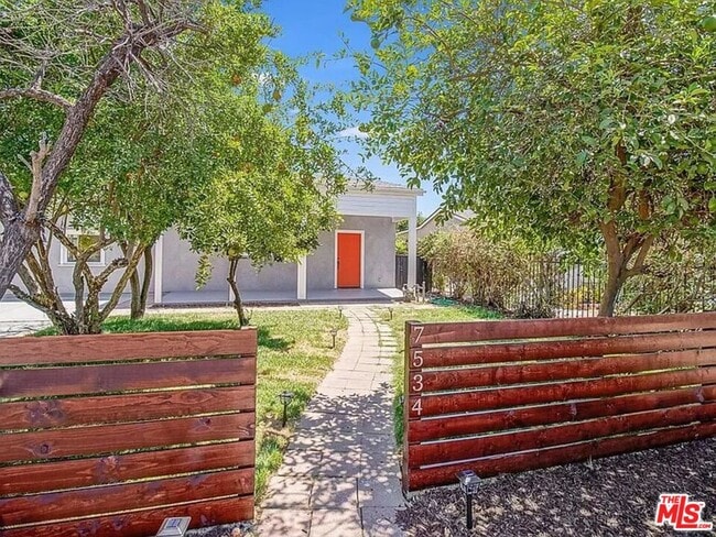 Building Photo - 7534 Balcom Ave Rental