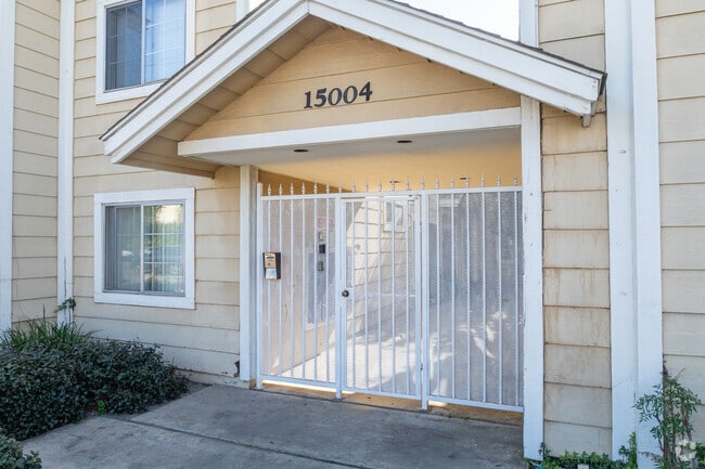 Entrance - 15004 Nordhoff St