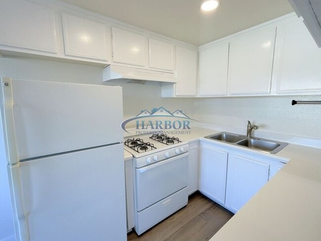 Photo - 949 W 26th St Unit 204