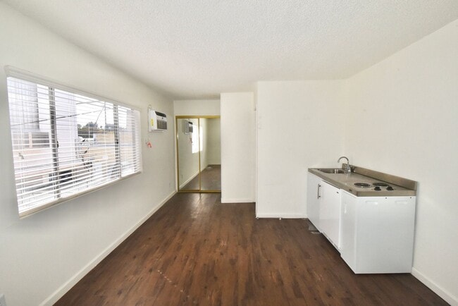 Photo - 5321 Agnes Ave Unit 21-06
