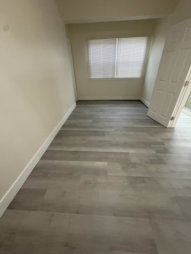 Photo - 1991 Myrtle Ave