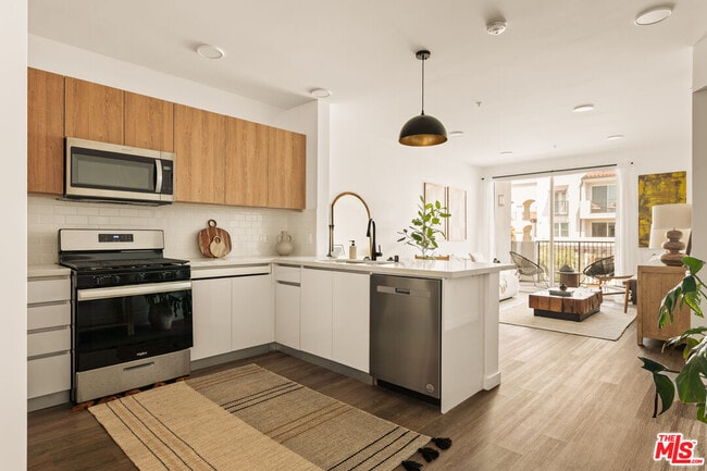 Photo - 1700 S Pacific Coast Hwy Unit 305