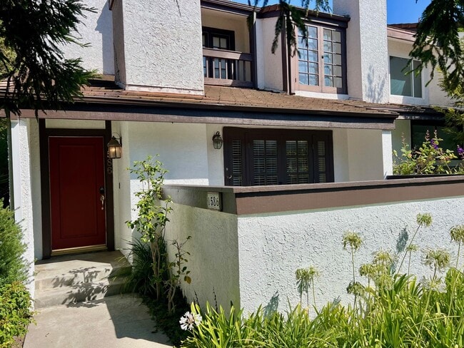 Photo - 1586 Palisades Dr Townhome
