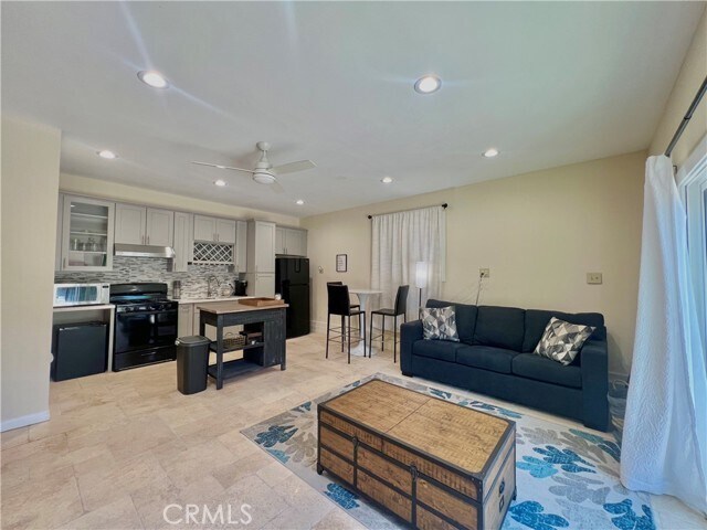 Photo - 17401 Raymer St