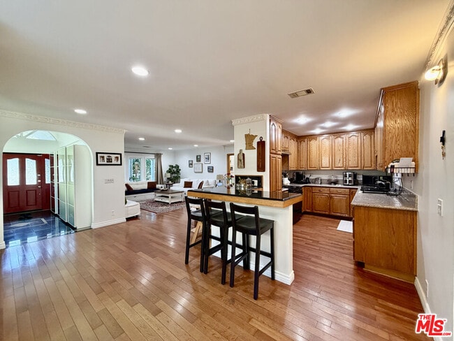 Photo - 7764 Fountain Ave