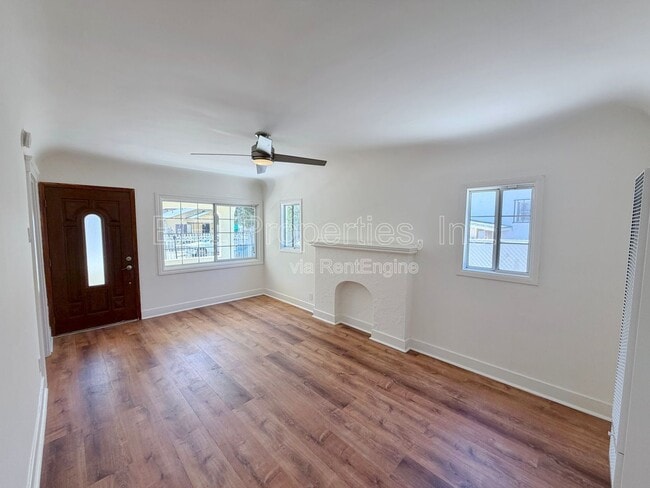 Photo - 2407 Fernleaf St