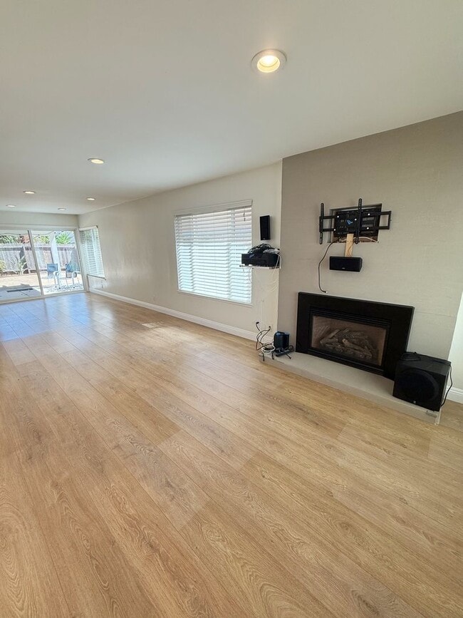 Photo - Beautifully Upgraded 4 Bed/2 Bath Single-L...