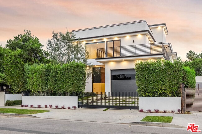 Building Photo - 444 Laurel Ave