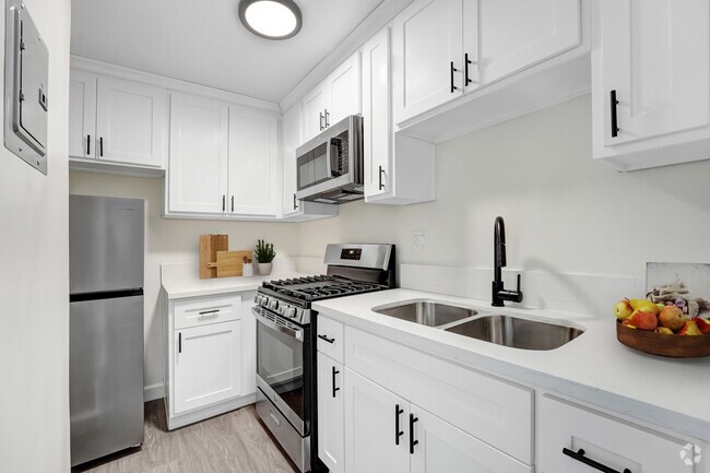 Building Photo - Reseda Apartments