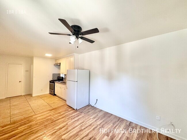 Photo - 5419 Harold Way Unit 9