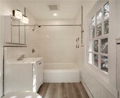 Photo - 1175 Glenneyre St