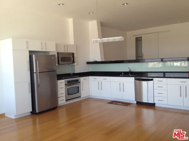 Photo - 1100 Wilshire Blvd Unit 1805