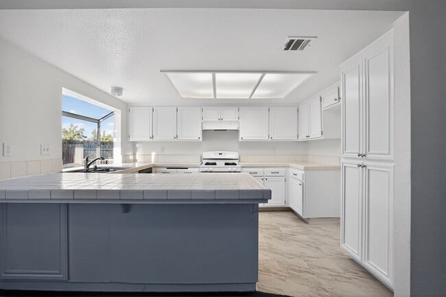 Photo - 705 Desert Calico Dr